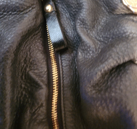 Vince Camuto Black Leather Shoulder Bag - Picture 4 of 10